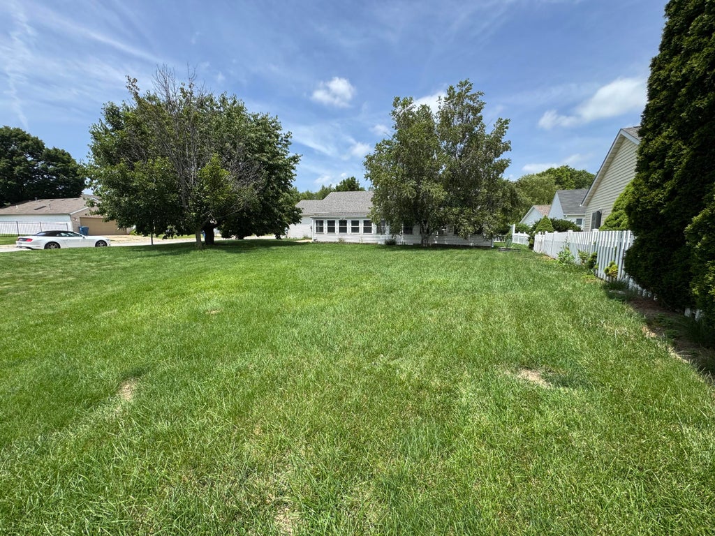 Photo of 326 Brown Court, Chesterton, IN 46304 (MLS # 841529)