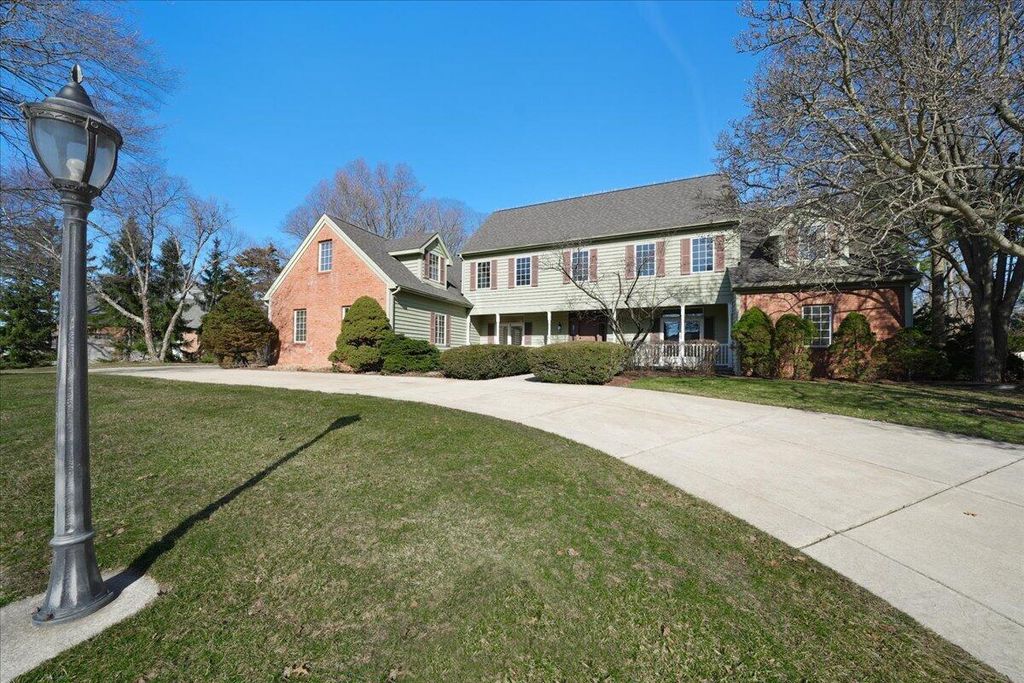 Photo of 4202 Brentwood Drive, Valparaiso, IN 46383 (MLS # 835074)