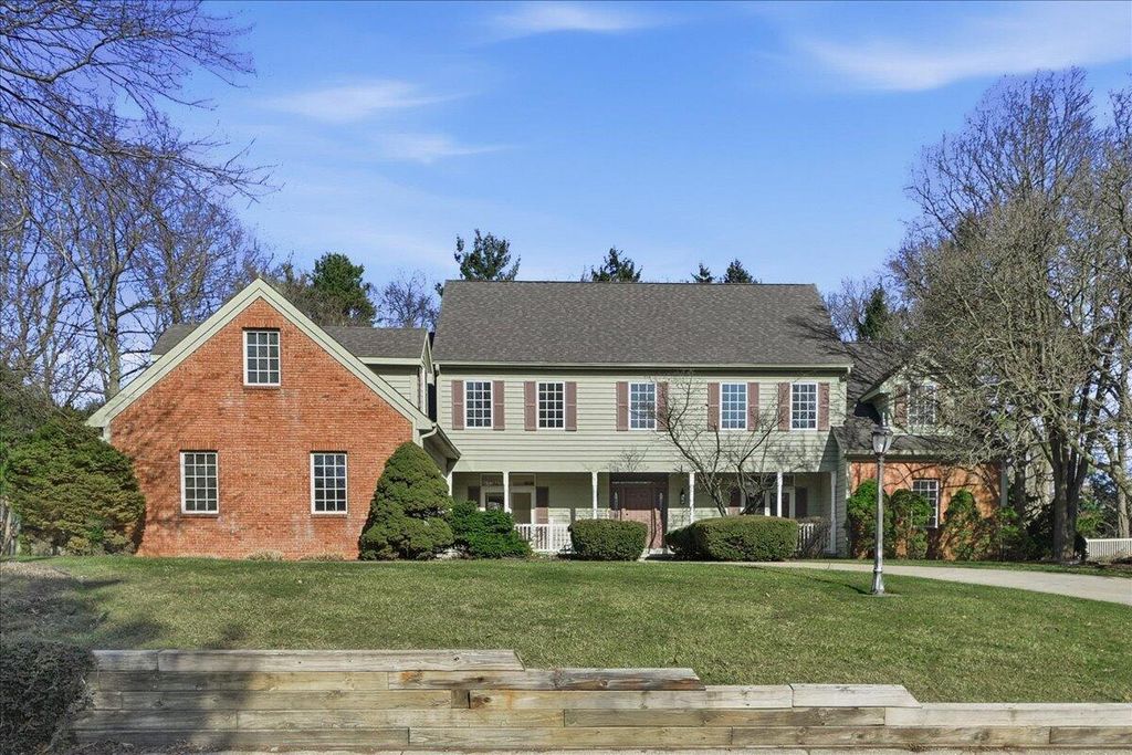 Photo of 4202 Brentwood Drive, Valparaiso, IN 46383 (MLS # 835074)