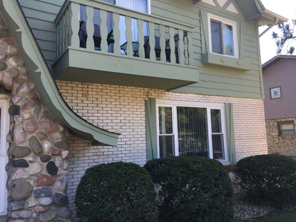 Photo of 1124 Camellia Drive #3, Munster, IN 46321 (MLS # 833231)