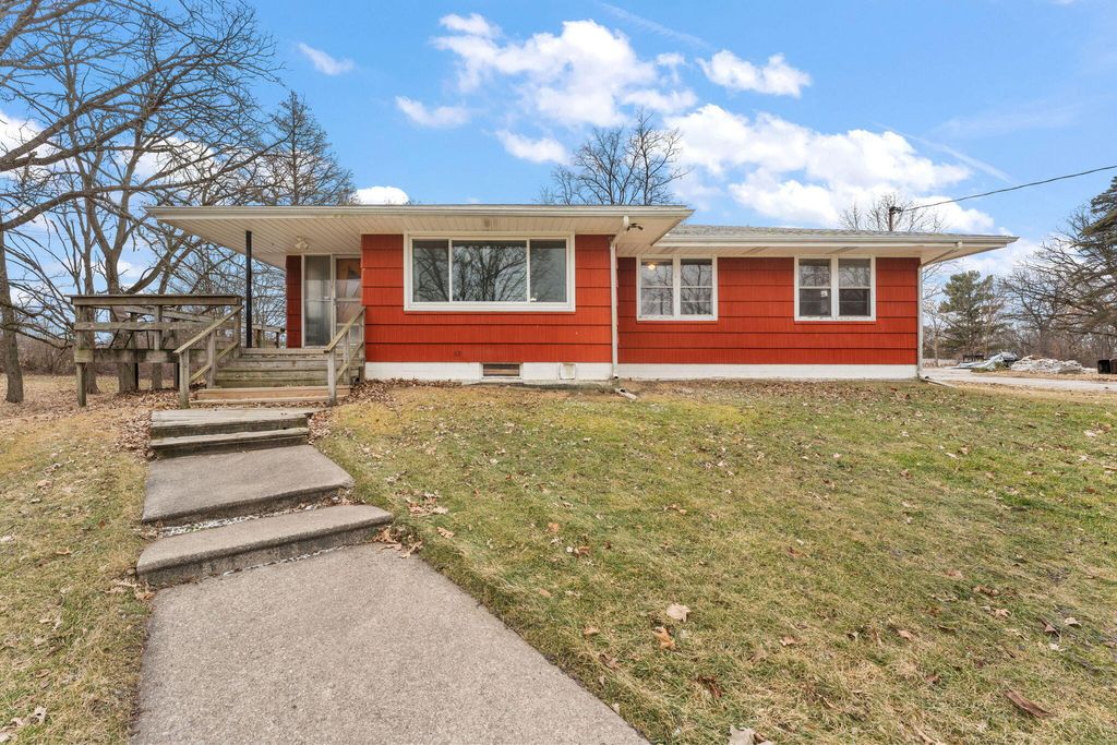 Photo of 8626 Christopher Drive, Saint John, IN 46373 (MLS # 834581)