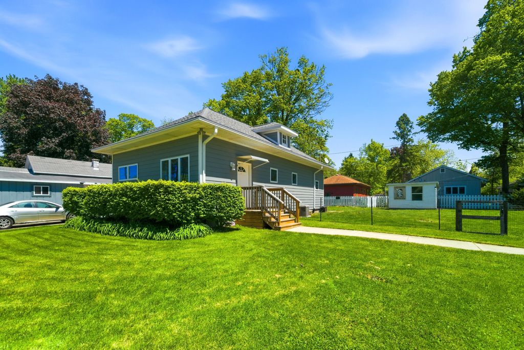 Photo of 123 Closser Avenue, La Porte, IN 46350 (MLS # 839141)