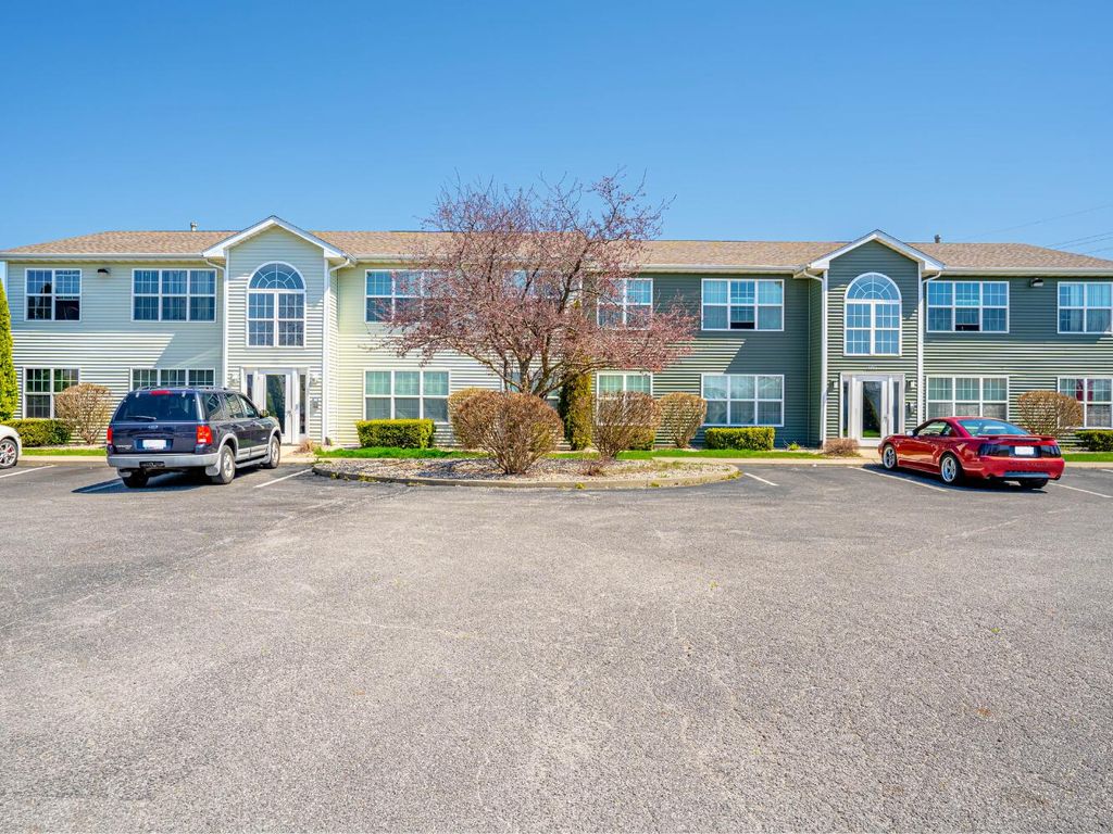 Photo of 1080-1090 W 85th Avenue, Merrillville, IN 46410 (MLS # 835664)