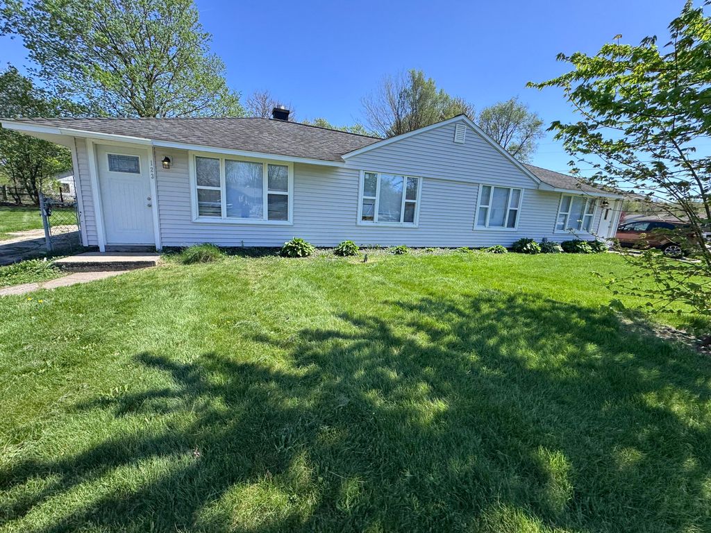 Photo of 121-123 Parkview Avenue, La Porte, IN 46350 (MLS # 837773)