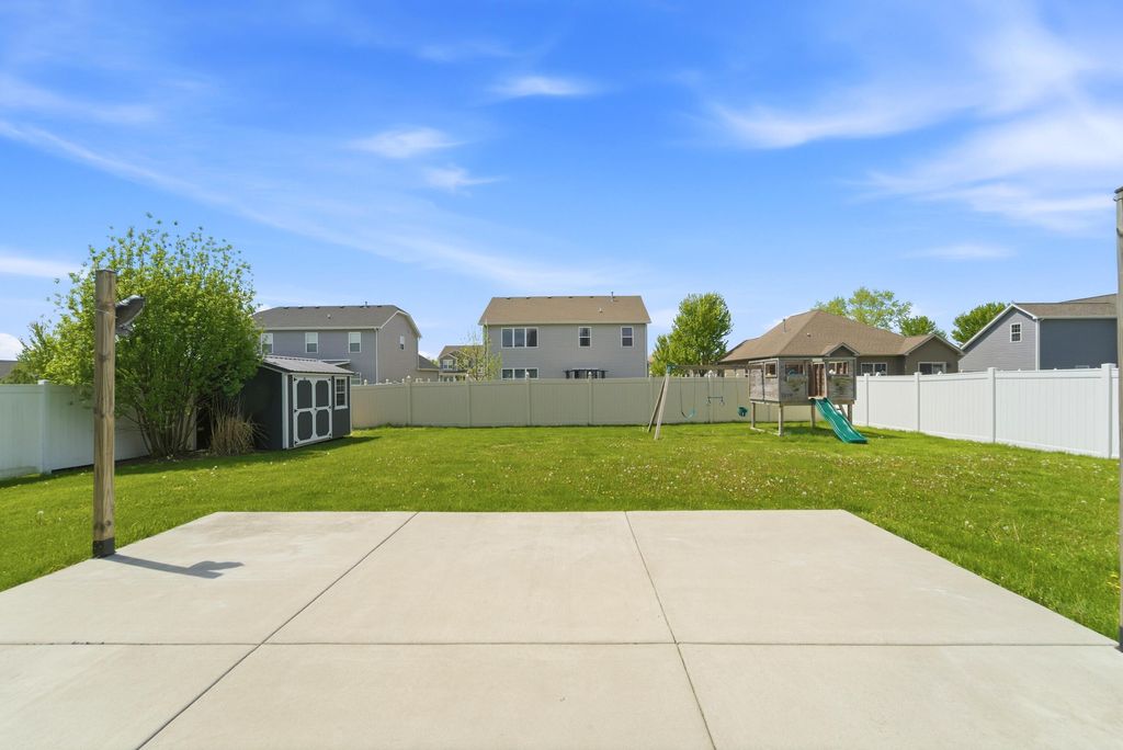 Photo of 528 Hampton Manor Court, Valparaiso, IN 46385 (MLS # 838103)