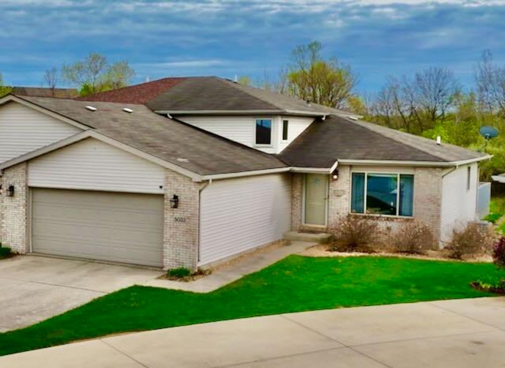 Photo of 5033 W 92nd Avenue, Crown Point, IN 46307 (MLS # 837285)