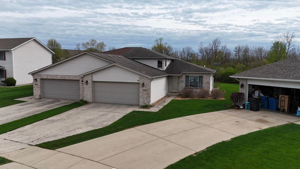 Photo of 5033 W 92nd Avenue, Crown Point, IN 46307 (MLS # 837285)