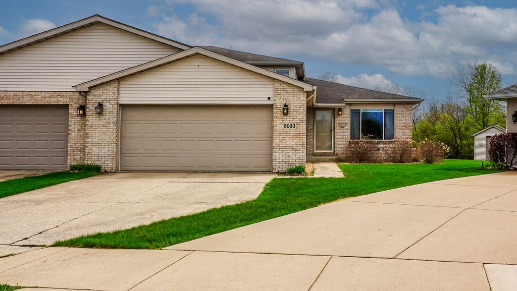 Photo of 5033 W 92nd Avenue, Crown Point, IN 46307 (MLS # 837285)