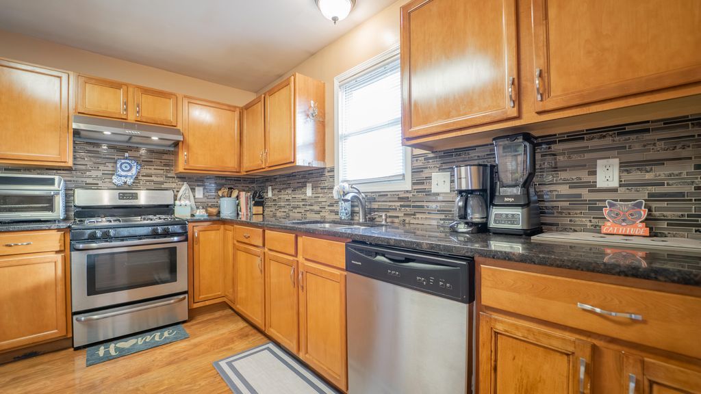 Photo of 3759 W 72nd Avenue, Merrillville, IN 46410 (MLS # 832791)