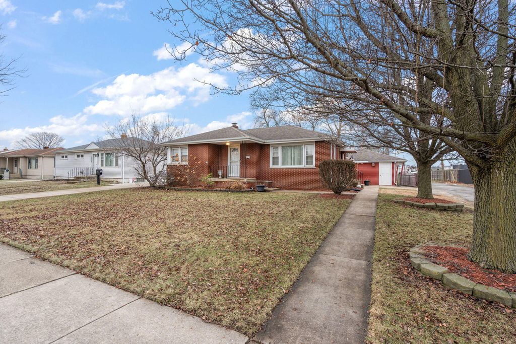 Photo of 2814 Grand Boulevard, Highland, IN 46322 (MLS # 832491)