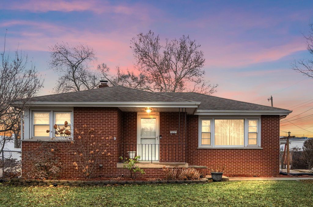 Photo of 2814 Grand Boulevard, Highland, IN 46322 (MLS # 832491)