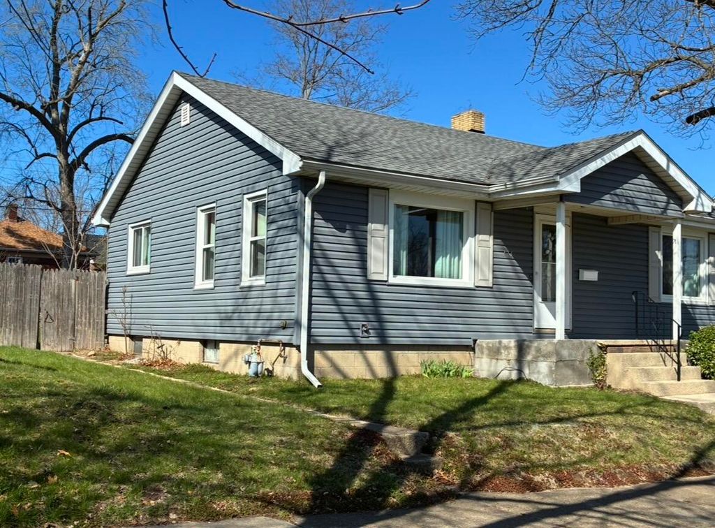 Photo of 724 Dupage Street, Michigan City, IN 46360 (MLS # 837343)