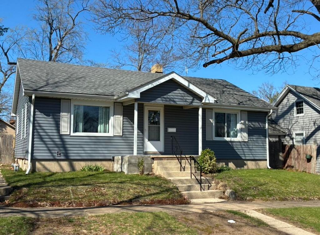 Photo of 724 Dupage Street, Michigan City, IN 46360 (MLS # 837343)