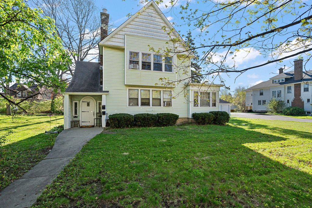 Photo of 324 S Main Street, Crown Point, IN 46307 (MLS # 837843)