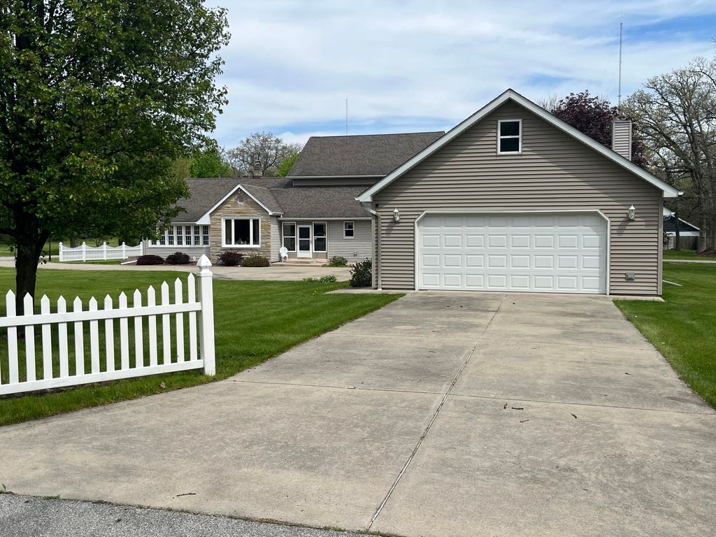 Photo of 6315 W 147th Avenue, Crown Point, IN 46307 (MLS # 837853)