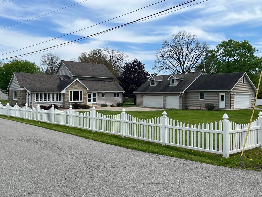 Photo of 6315 W 147th Avenue, Crown Point, IN 46307 (MLS # 837853)