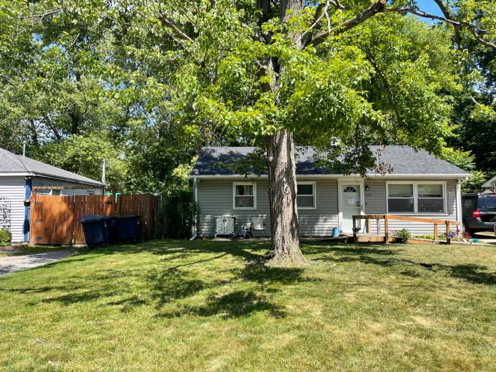 Photo of 610 Davidson Avenue, Michigan City, IN 46360 (MLS # 833383)