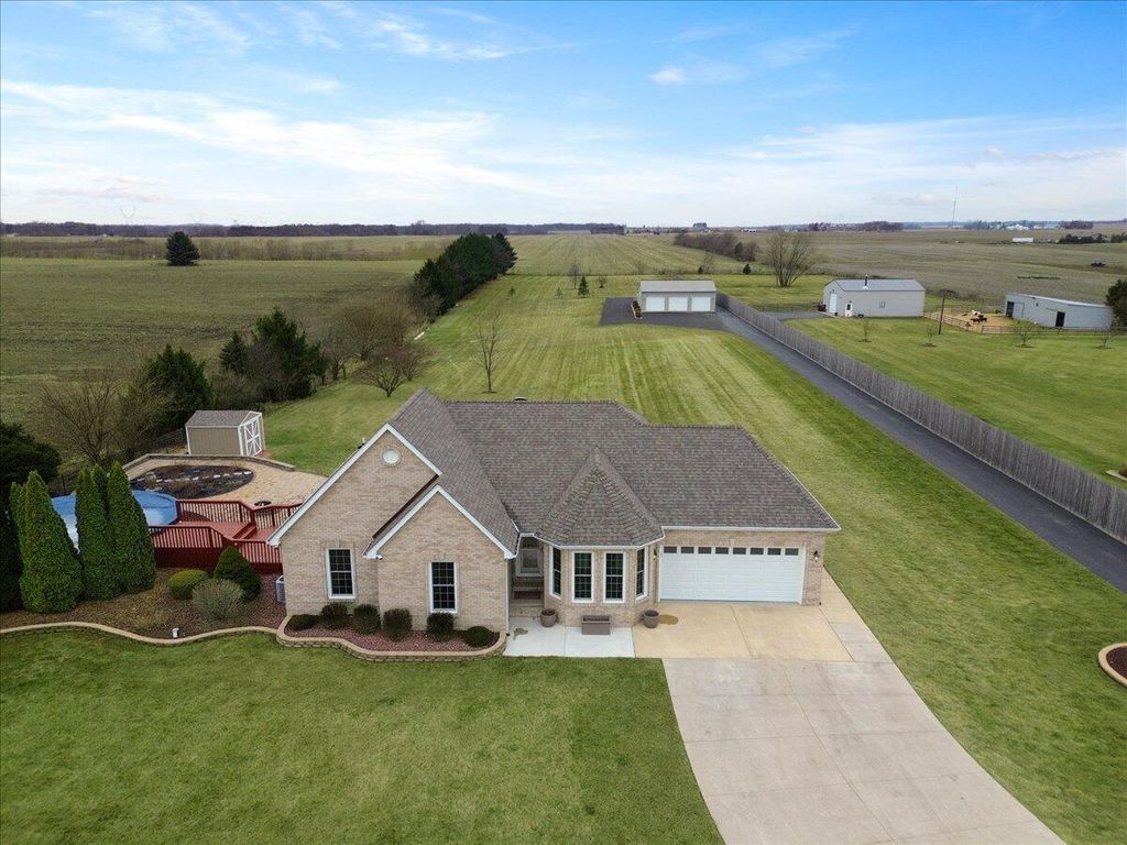 Photo of 508 W 602 S, Hebron, IN 46341 (MLS # 834825)