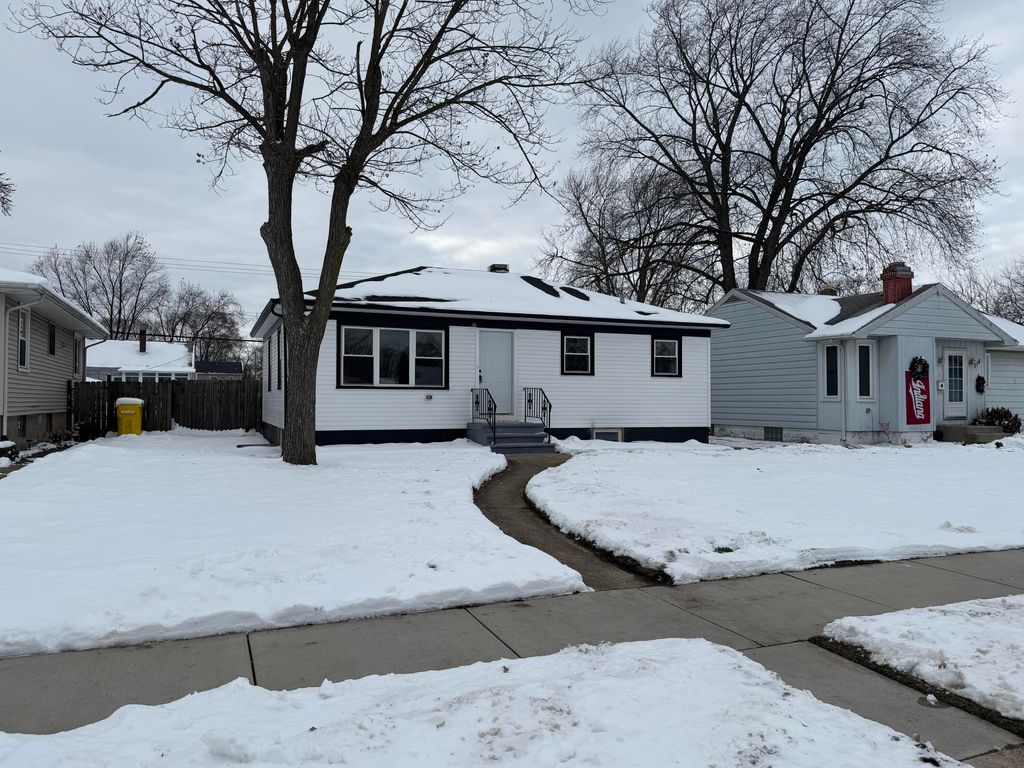Photo of 714 N Rensselaer Street, Griffith, IN 46319 (MLS # 831617)