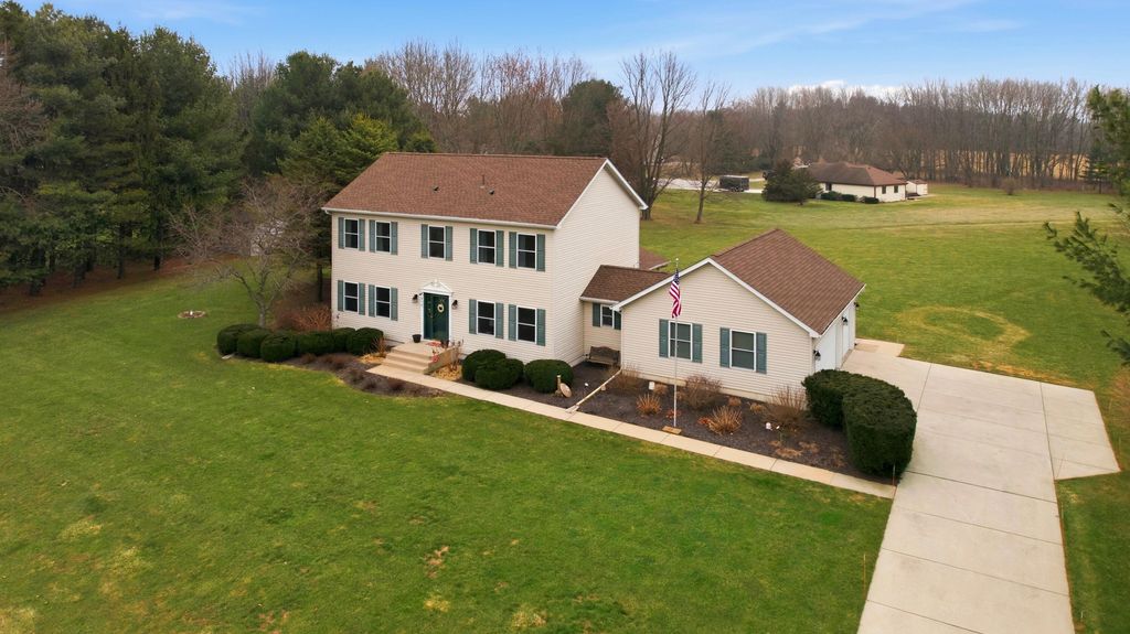 Photo of 875 N High Meadow Court, Valparaiso, IN 46383 (MLS # 835009)