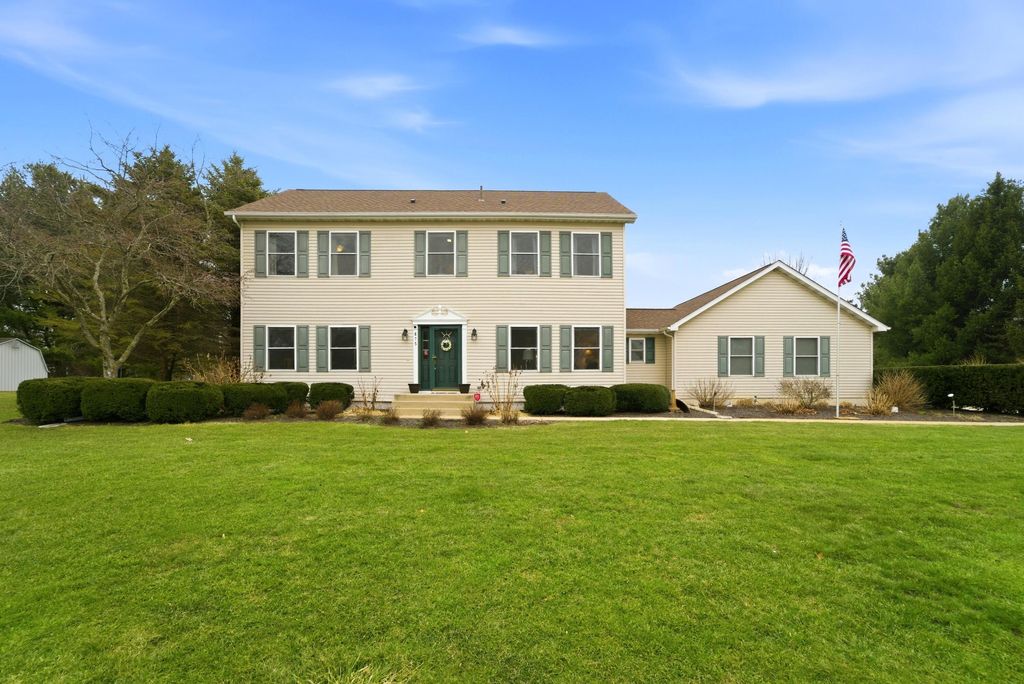 Photo of 875 N High Meadow Court, Valparaiso, IN 46383 (MLS # 835009)