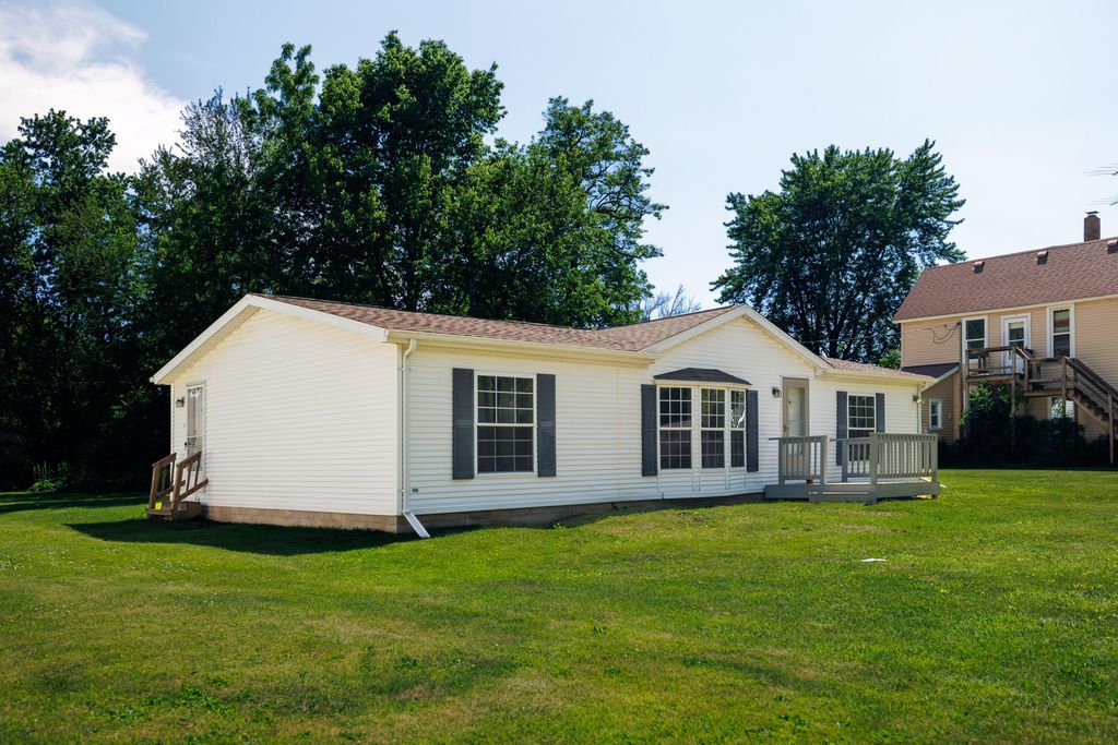 Photo of 605 E Washington Street, Morocco, IN 47963 (MLS # 839854)
