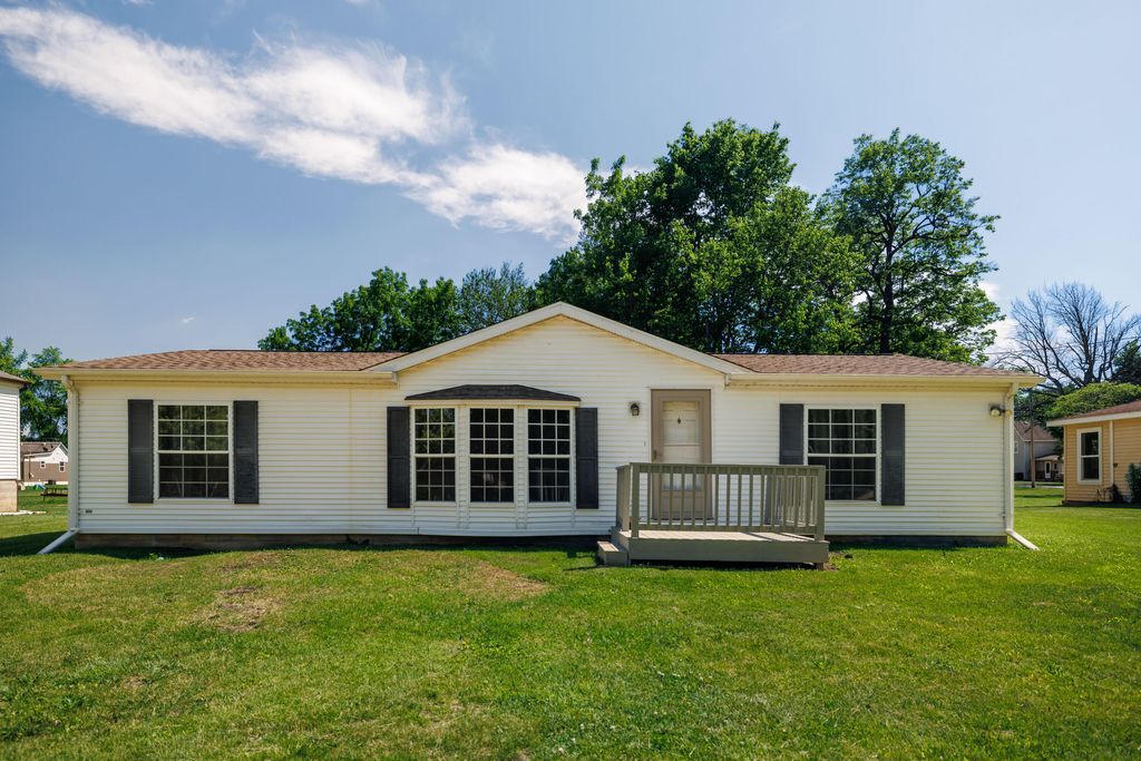 Photo of 605 E Washington Street, Morocco, IN 47963 (MLS # 839854)