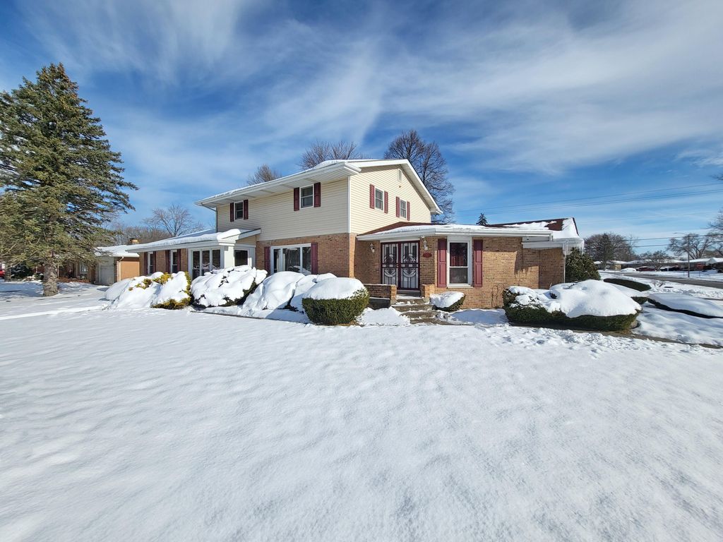 Photo of 5795 Taft Place, Merrillville, IN 46410 (MLS # 831778)