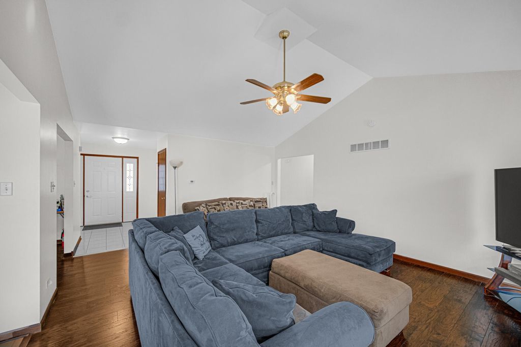 Photo of 192 Summerhill Drive, Dyer, IN 46311 (MLS # 835761)