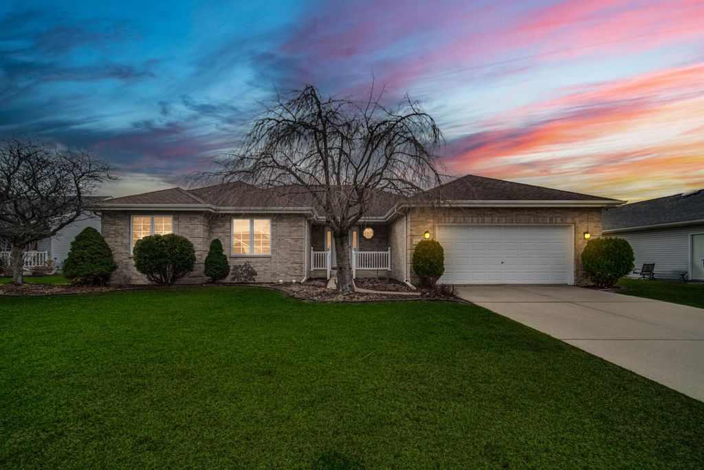 Photo of 192 Summerhill Drive, Dyer, IN 46311 (MLS # 835761)