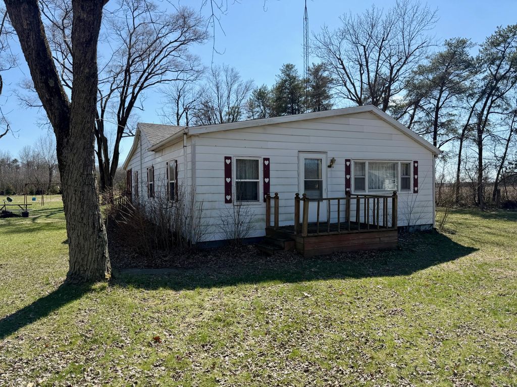 Photo of 8273 W 700 N, Winamac, IN 46996 (MLS # 835800)