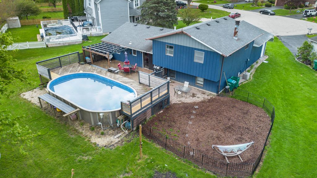Photo of 3265 Trailside Place, Crown Point, IN 46307 (MLS # 838325)