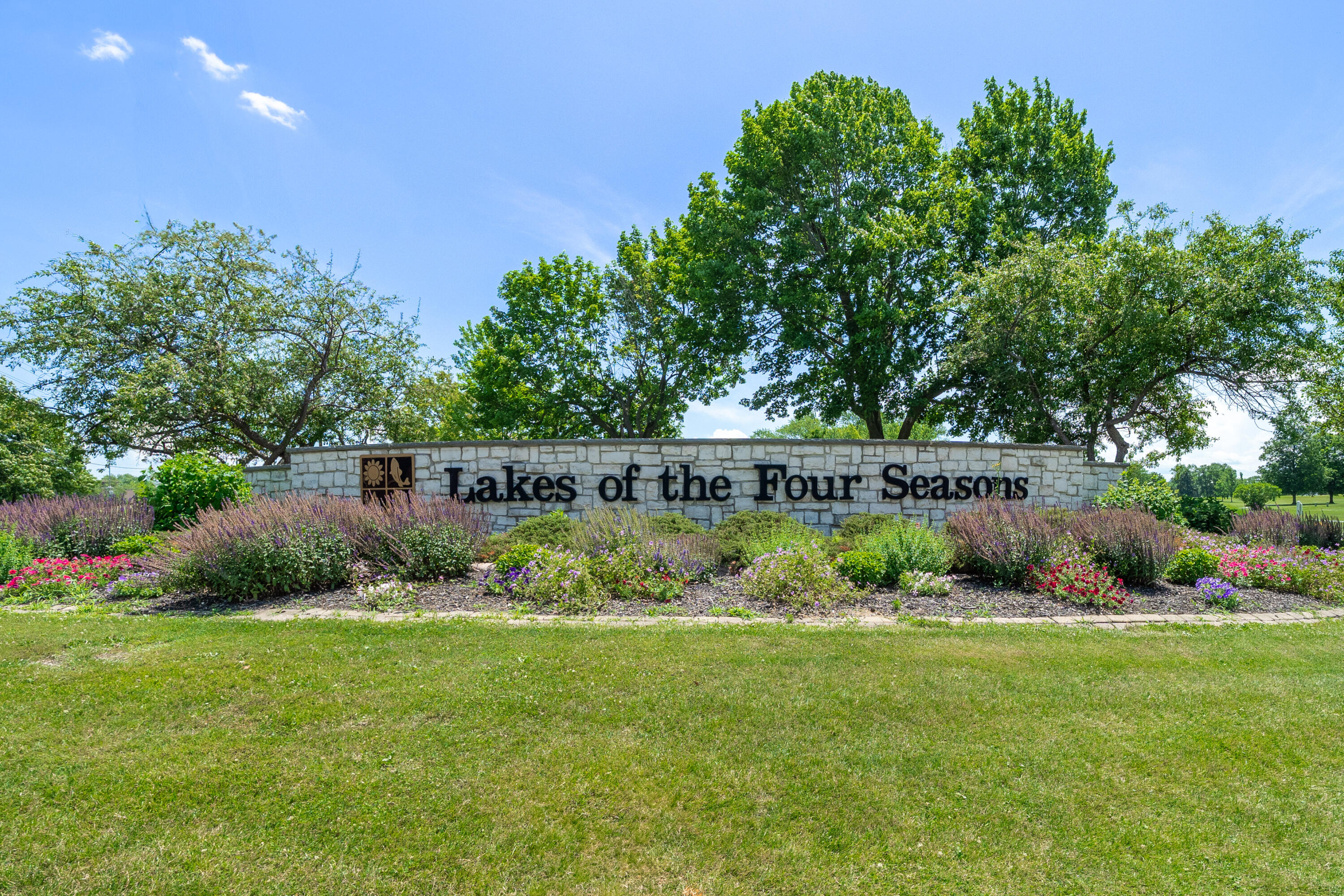 2545 E Lakeshore Drive