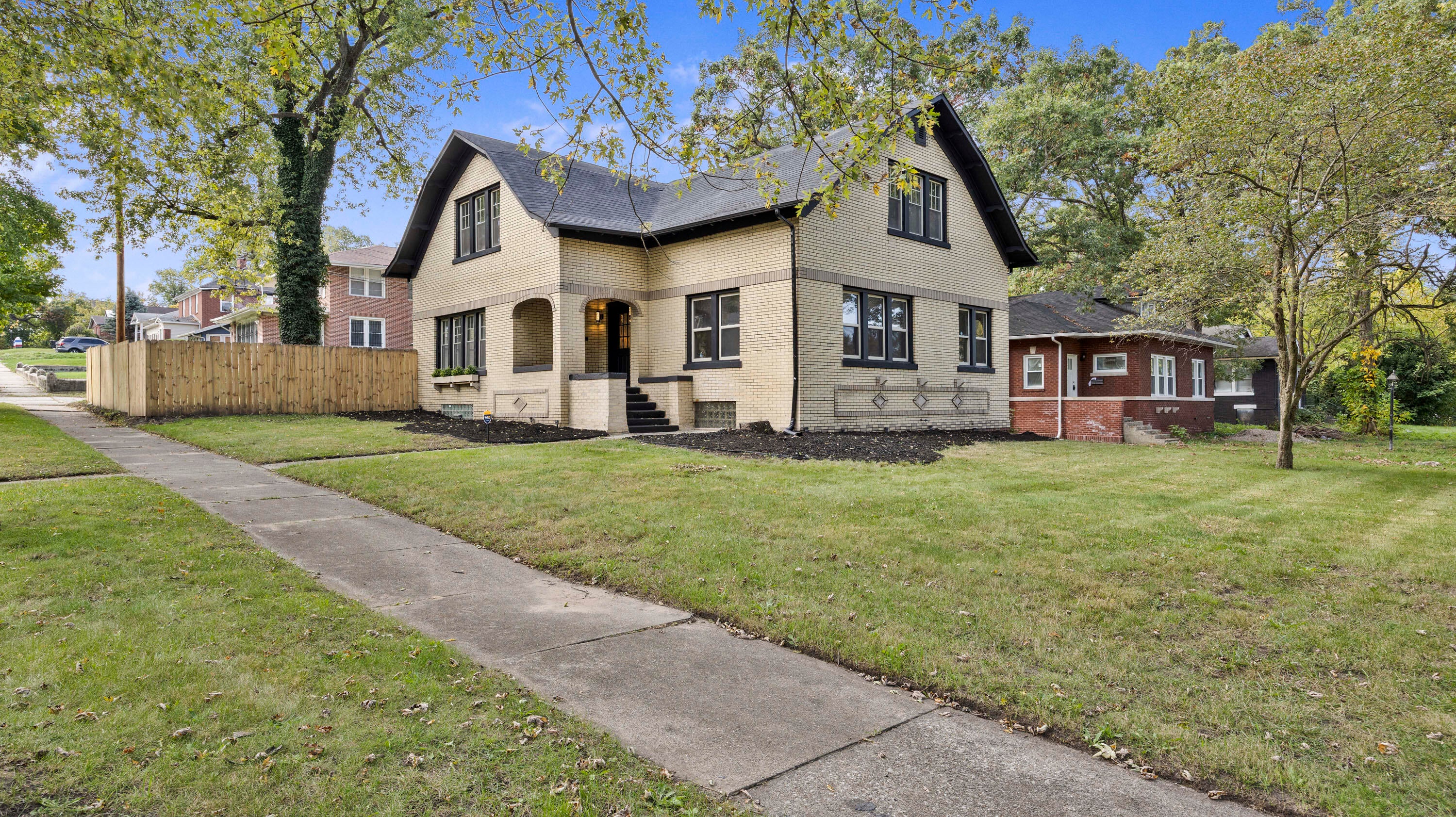 301 W 43rd Avenue