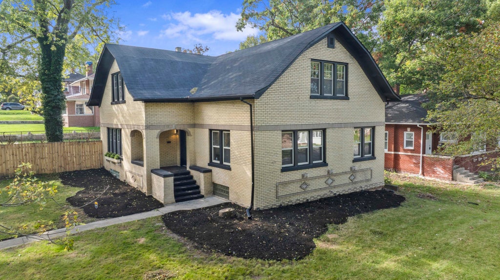 Photo of 301 W 43rd Avenue, Gary, IN 46408 (MLS # 846893)