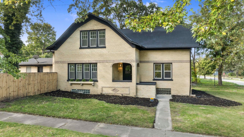 Photo of 301 W 43rd Avenue, Gary, IN 46408 (MLS # 846893)