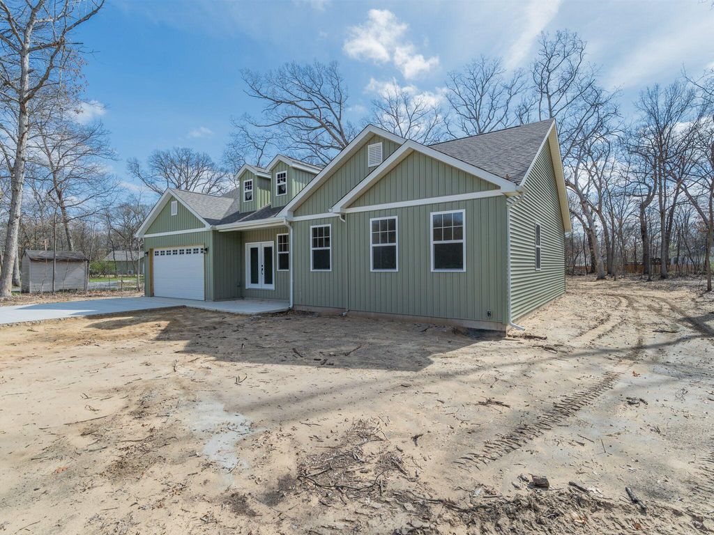 Photo of 11337 Quail Run Drive N, Wheatfield, IN 46392 (MLS # 837480)