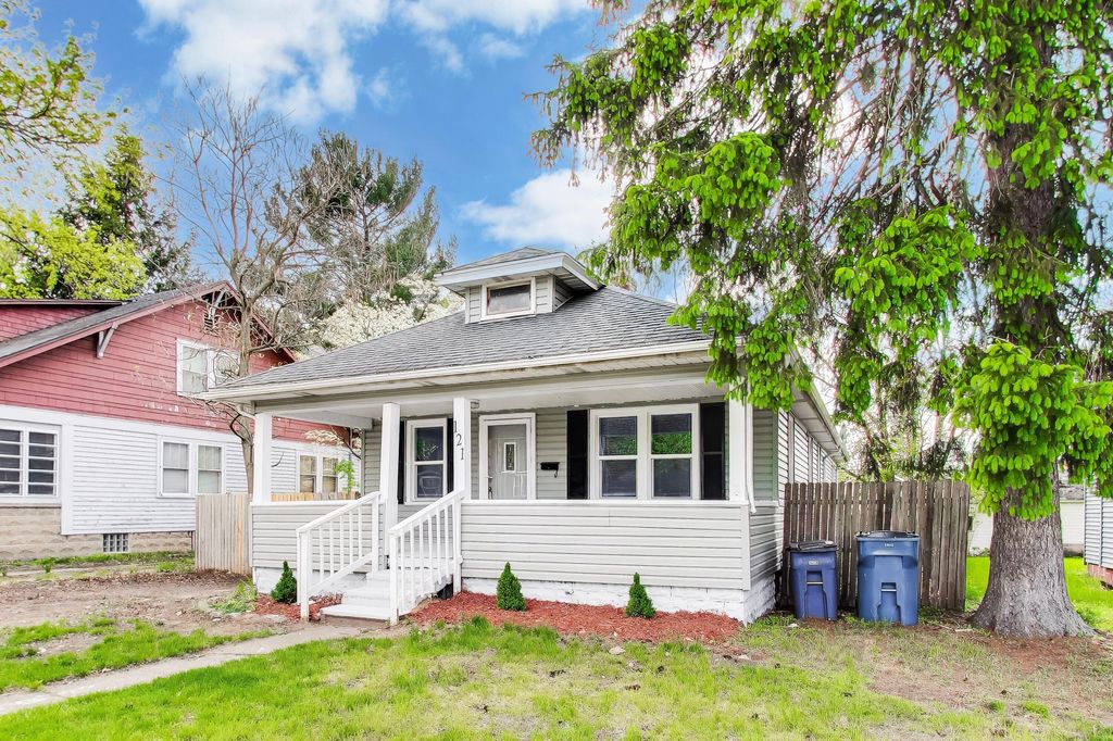 Photo of 121 Faulknor Street, Michigan City, IN 46360 (MLS # 838688)