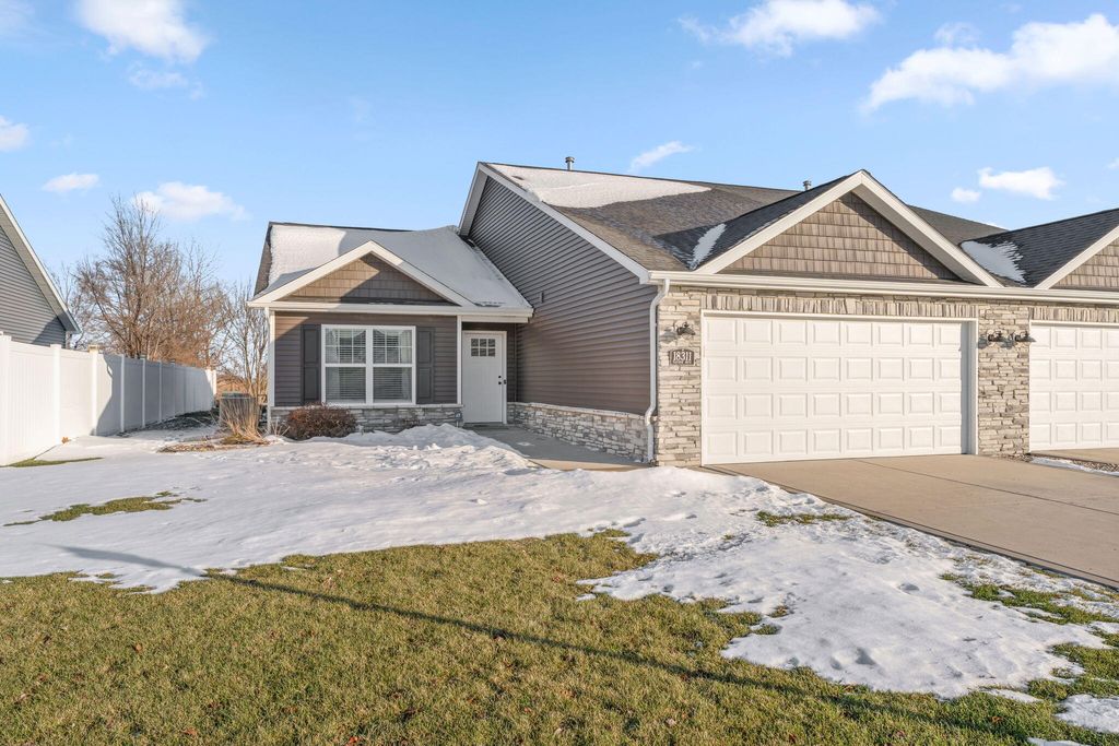 Photo of 18311 Platinum Drive, Lowell, IN 46356 (MLS # 831975)