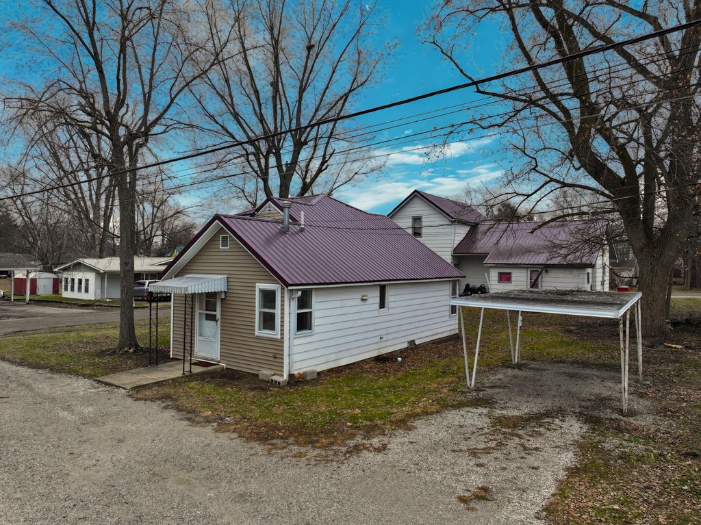 Photo of 411 W Jefferson Street, Winamac, IN 46996 (MLS # 832580)