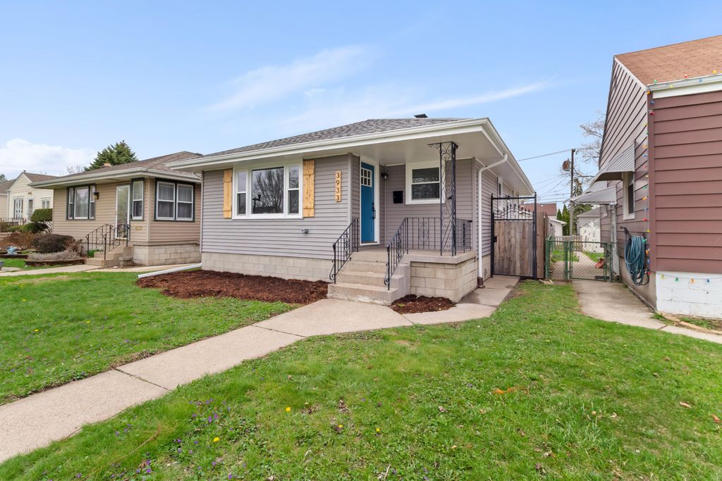 Photo of 3933 Wabash Avenue, Hammond, IN 46327 (MLS # 837047)