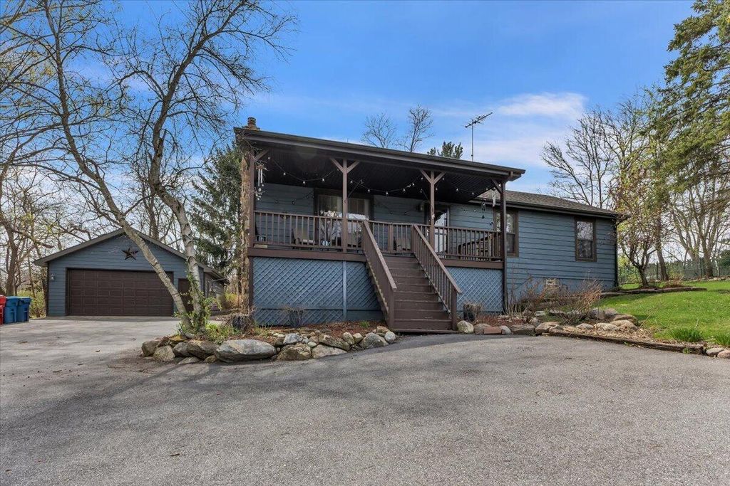 Photo of 11011 W 129th Avenue, Cedar Lake, IN 46303 (MLS # 837072)