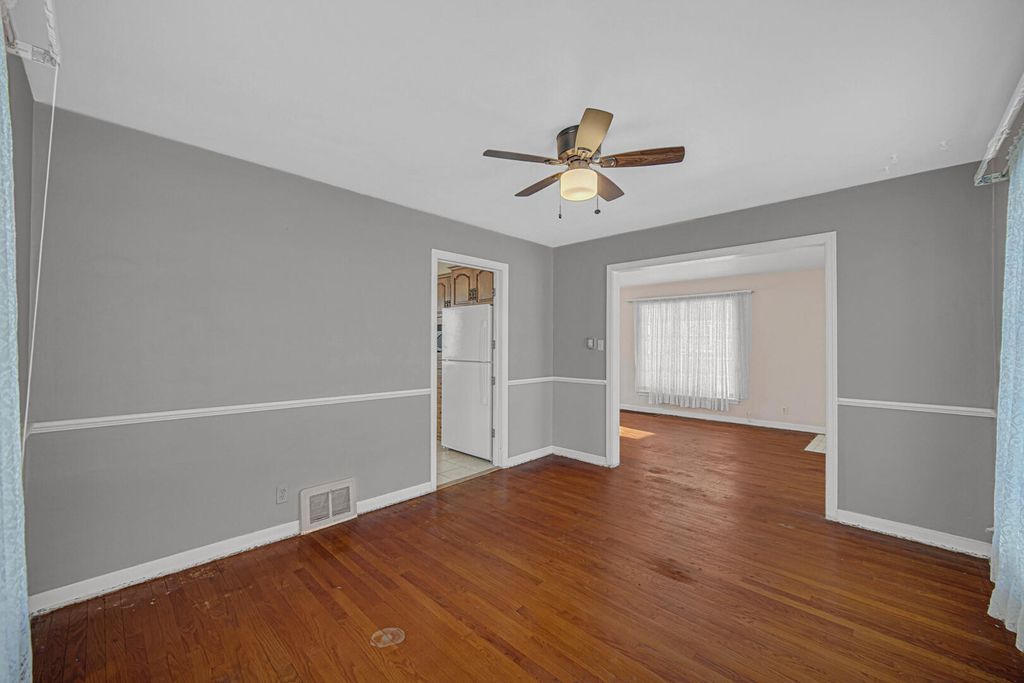 Photo of 248 Adelaide Place, Munster, IN 46321 (MLS # 831623)