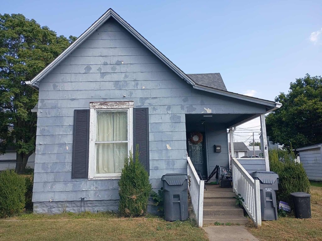 Photo of 714 Central Avenue, Anderson, IN 46012 (MLS # 833013)