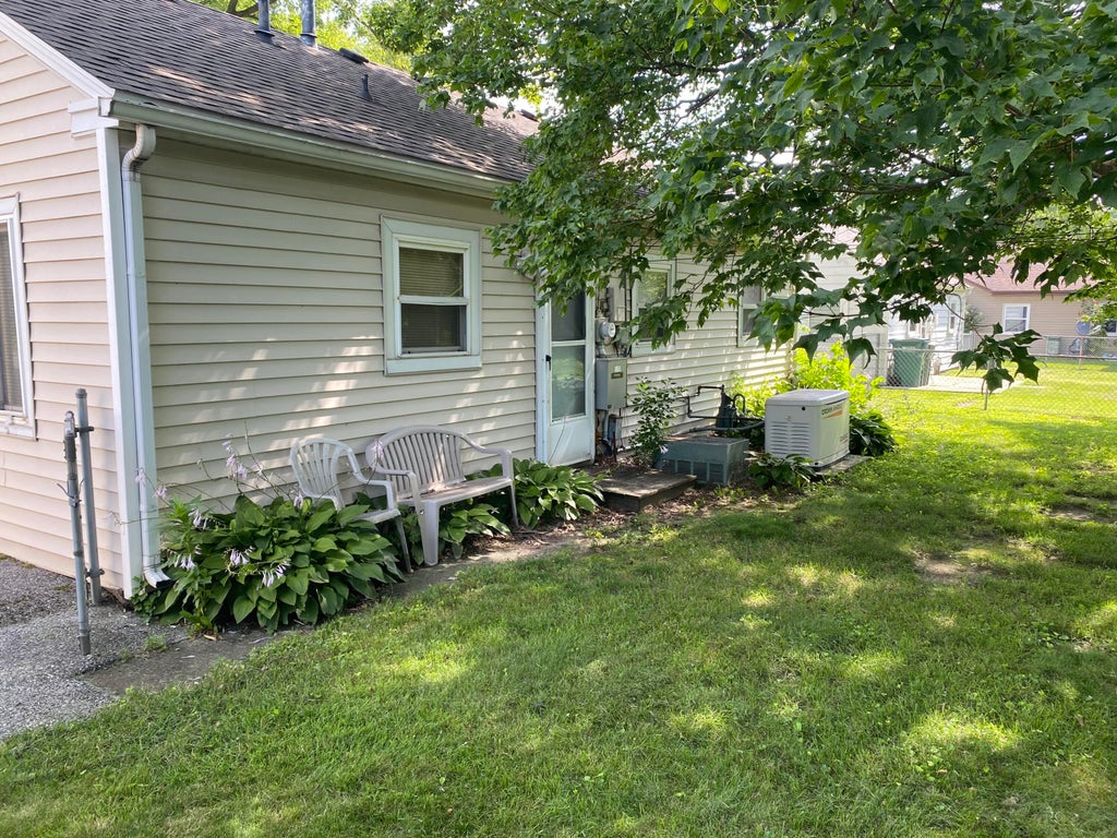 Photo of 302 Northview Drive, Valparaiso, IN 46383 (MLS # 842129)