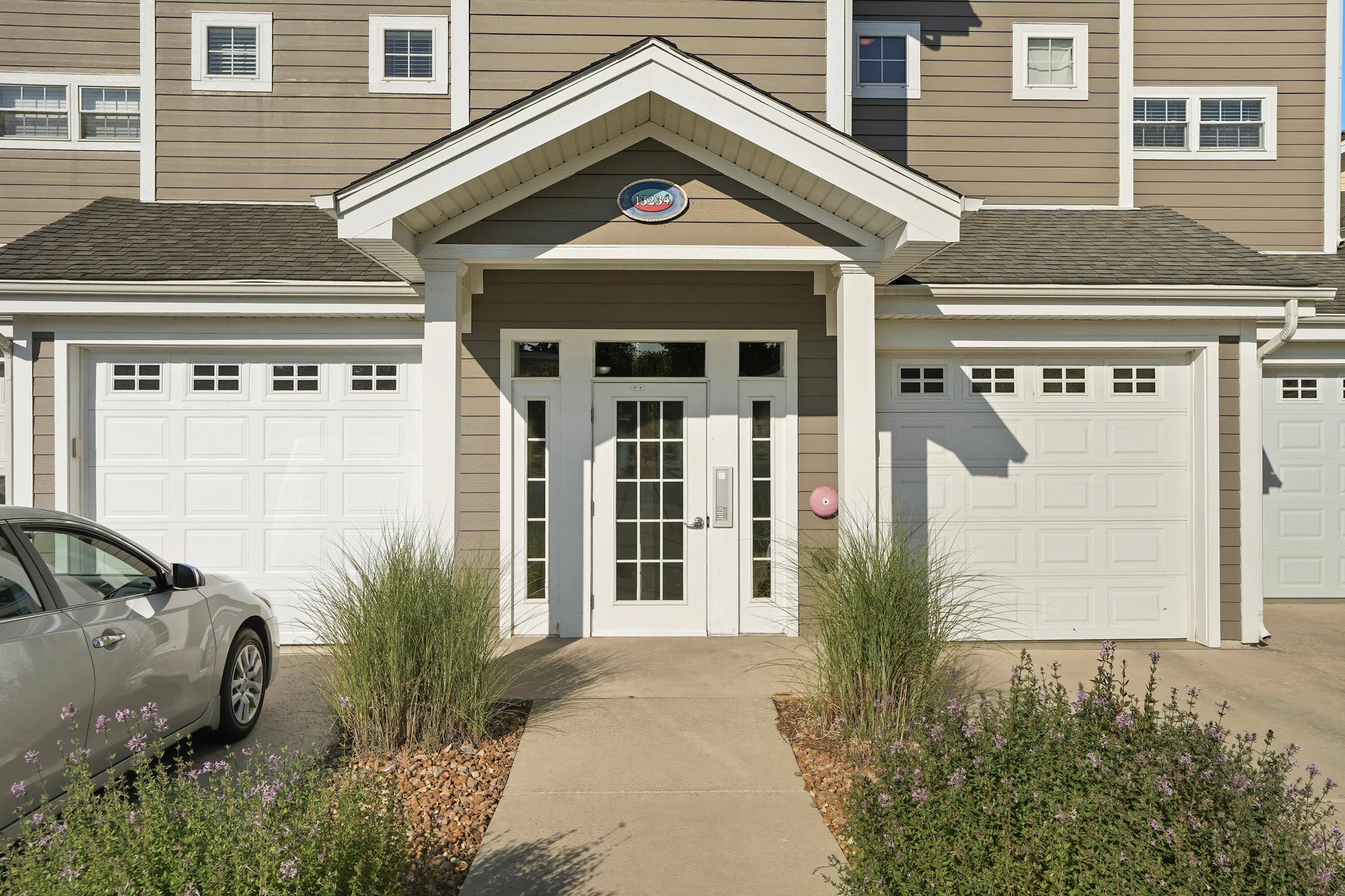 13234 E Lake Shore Drive K202