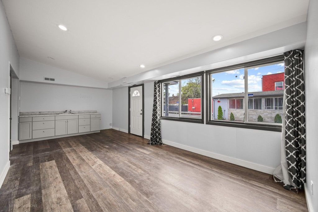 Photo of 523 W Chicago Avenue, East Chicago, IN 46312 (MLS # 841501)
