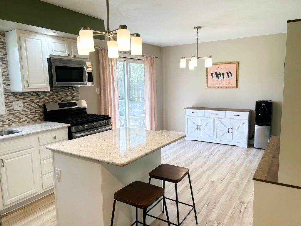 Photo of 106 W Us Highway 6, Valparaiso, IN 46385 (MLS # 837459)