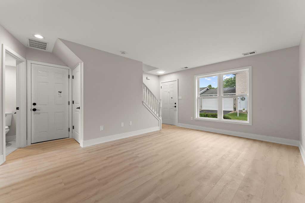 Photo of 1005 Windsor Lane, Dyer, IN 46311 (MLS # 843574)