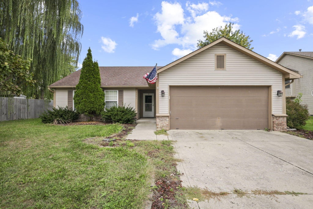 Photo of 3961 William Avenue, Franklin, IN 46131 (MLS # 846986)